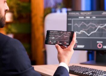 Доллар выглядит перегретым, сегодня-завтра может тяготеть к сдержанному откату