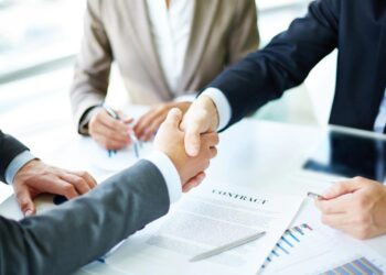 Эксперты считают, что консолидация банков ВТБ и «Открытие» усилит финансовую систему России