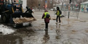 Самара продолжает ликвидировать последствия ледяного дождя 18 декабря 2022 года  