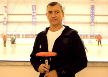 Виктор Богатов: «В Ледовом дворце любительский спорт превращают в массовое разовое развлечение»