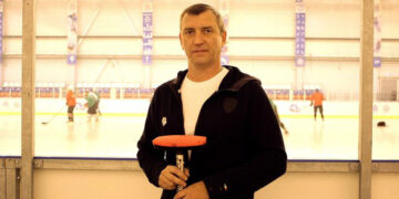 Виктор Богатов: «В Ледовом дворце любительский спорт превращают в массовое разовое развлечение»