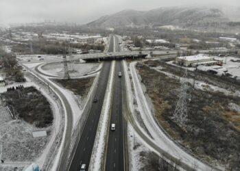 В Самарской области на трассе М-5 затруднено движение из-за гололеда