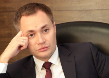 Превращение районных глав в областных министров отложено как минимум до финала губернаторских выборов