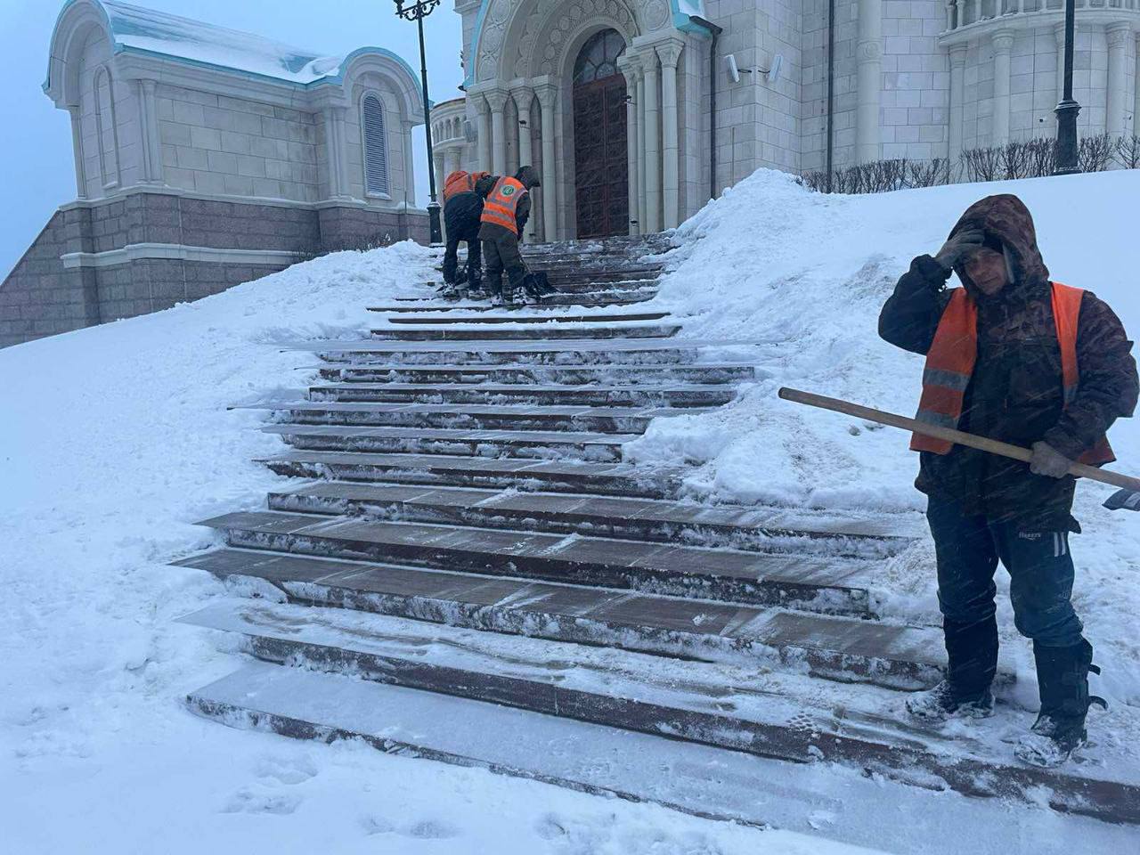 В Самаре и Тольятти из-за снегопада 6 января на улицы вывели больше  спецтехники - oboz.info