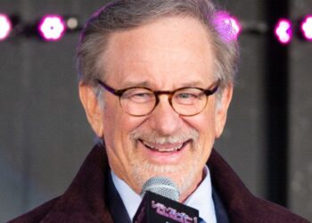 Стивен Спилберг стал дважды лауреатом премии «Золотой глобус»   