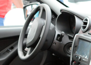 АвтоВАЗ может начать серийный выпуск модификации Lada Granta без электроусилителя руля