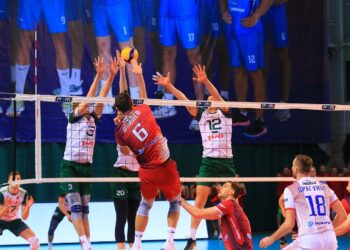 Волейболисты «Новы» уступили  «Локомотиву»