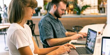 Как экс-дизайнер бывшей самарской ГК «СОК» Алексей Пелевин создал международную IT-группу «Право.ру»