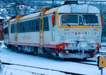 В 2023 году пассажиры старше 60 лет могут ездить на поездах дальнего следования со скидкой 