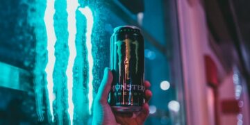 В России могут запретить продавать энергетики детям