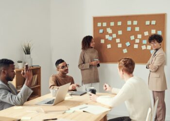 Свыше трех четвертей иностранных компаний продолжают работать в России 