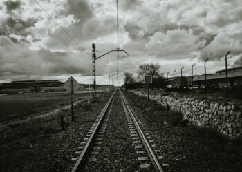 В Самарской области сошел с рельсов грузовой поезд