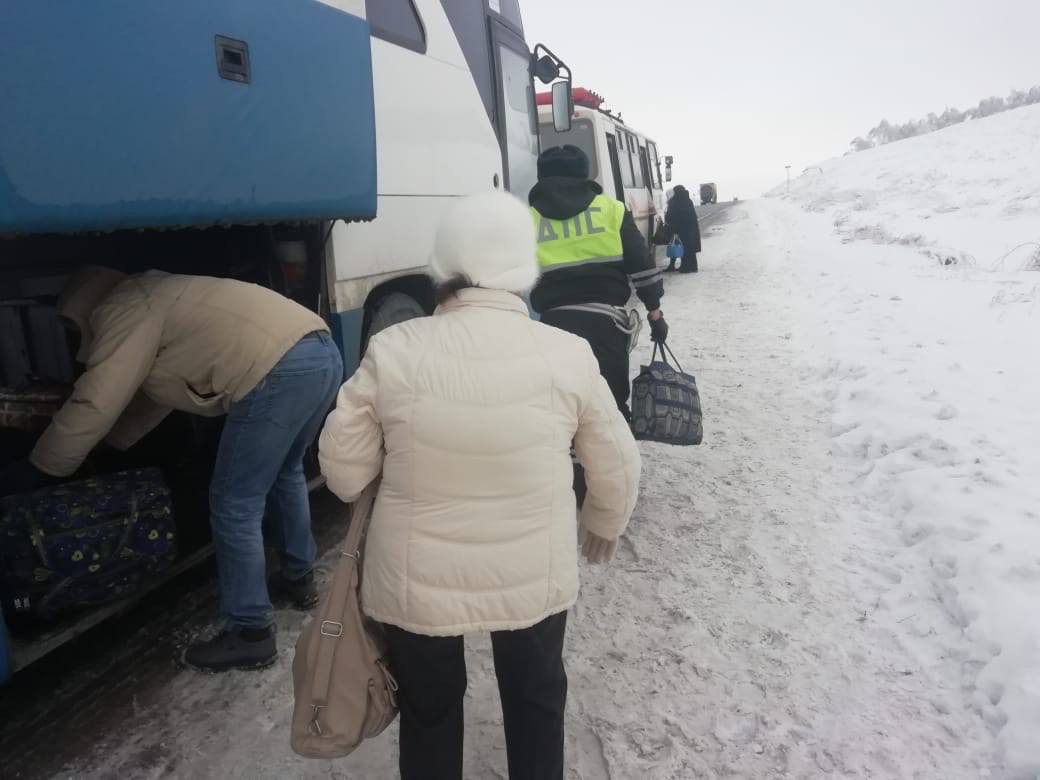 На оренбургской трассе чуть не сгорел пассажирский автобус из Самары -  oboz.info