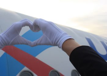 В самолете, летевшем из Москвы в Узбекистан, родился ребенок