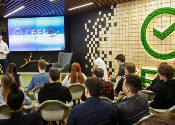 В Общественном центре Сбера прошли лекции по искусственному интеллекту