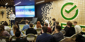 В Общественном центре Сбера прошли лекции по искусственному интеллекту