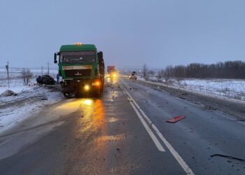 Для фур и автобусов в Самарской области вновь закрыли трассы