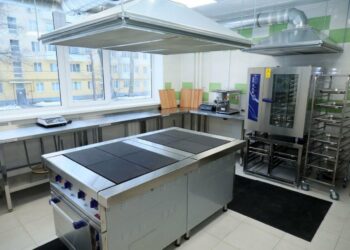 Елена Лапушкина проинспектировала вернувшиеся в систему образования детсады Куйбышевского и Советского районов