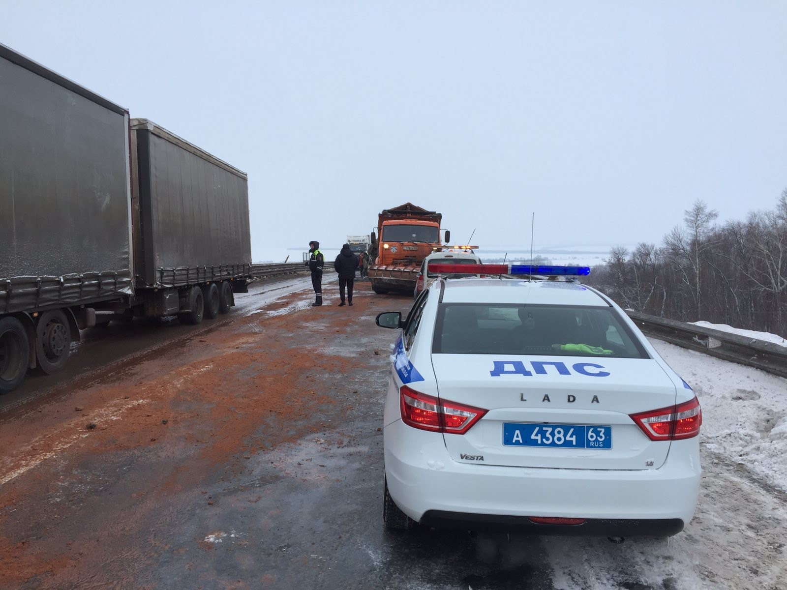 В Самарской области из-за крупного ДТП введено реверсивное движение по  трассе М-5 «Урал» - oboz.info