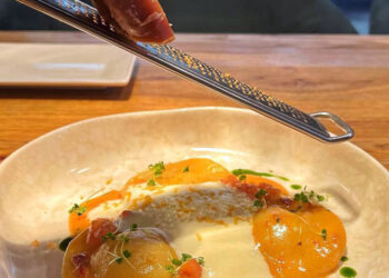 Lobby bar открыл сезон икры