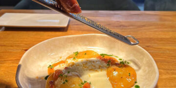 Lobby bar открыл сезон икры