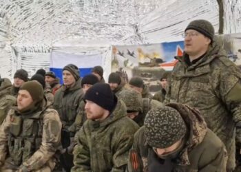 Минобороны России опубликовало кадры телемоста с бойцами на передовой и их родными в Самаре