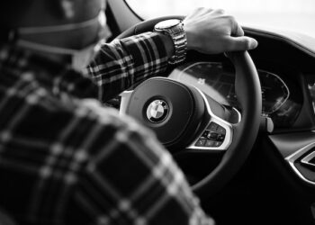 Самарец лишился автомобиля стоимостью 12 млн рублей