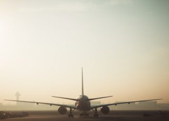 Самолету, летевшему из Антальи в Самару, пришлось вернуться из-за больного пассажира