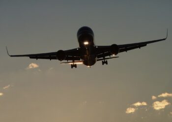 Самолет вместо Египта сел в Самаре ради спасения больной пассажирки