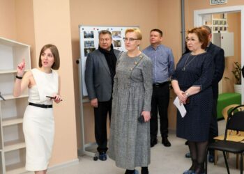 Елена Лапушкина проинспектировала вернувшиеся в систему образования детсады Куйбышевского и Советского районов