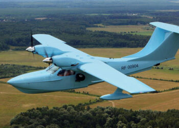 Российский космонавт Сергей Крикалев займется производством самолетов-амфибий в альянсе с жигулевским фармацевтом