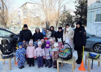Полиция Самарской области провела серию выставок детских автокресел