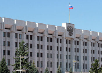 Оппозиционный депутат вступил в новый раунд борьбы за атрибуты власти