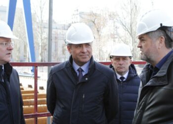 Полпред Президента России в ПФО проконтролировал ход строительства станции метро «Театральная» в Самаре