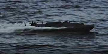Опубликовано видео попытки прорыва надводных ударных дронов-камикадзе ВСУ в бухту Севастополя