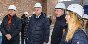 Вице-губернатор Виктор Кудряшов оценил темпы строительства первого в регионе экотехнопарка