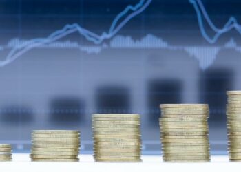 Доллар стремится к максимумам 2023 года