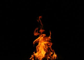 В Тольятти вандалы засыпали солью Вечный огонь