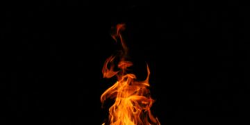 В Тольятти вандалы засыпали солью Вечный огонь