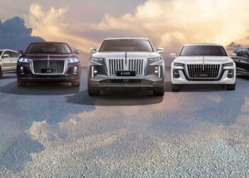 На заводе Mercedes-Benz могут начать выпускать Hongqi