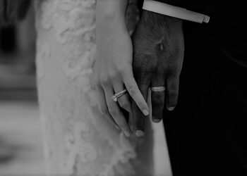 В России по требованию прокурора расторгли брак из-за смены пола супругом