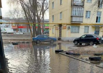 В Самаре поврежден канализационный коллектор, стоки залили Красный Кряжок