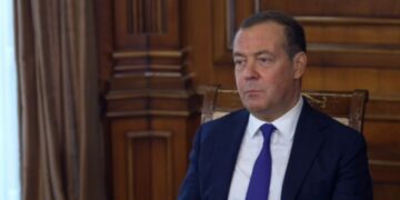 Дмитрий Медведев призвал скачивать «пиратский» контент и «разбрасывать» его по сети