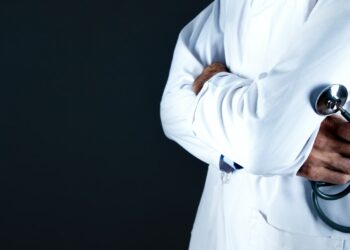 В Самаре будут судить врача, который продавал ритуальщикам информацию об умерших