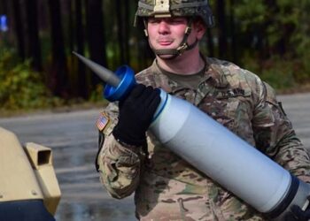 РФ будет считать военным преступлением применение оружия с ядерным компонентом и ответит на него