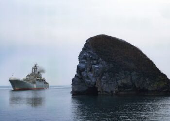Черноморский флот отбил атаку морских беспилотников на Севастополь