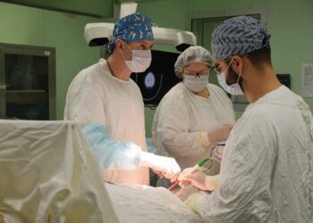 В Самаре онкоортопеды удалили опухоль из кисти и спасли ее функции