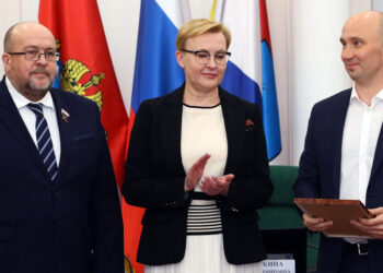 Представители самарского «Центра Плотниковых» отмечены почетными знаками