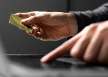 В Сбере теперь можно совершать переводы в юанях и белорусских рублях