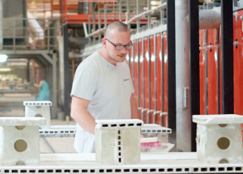 «Самарский Стройфарфор» готовит кадры для завода со школьной скамьи